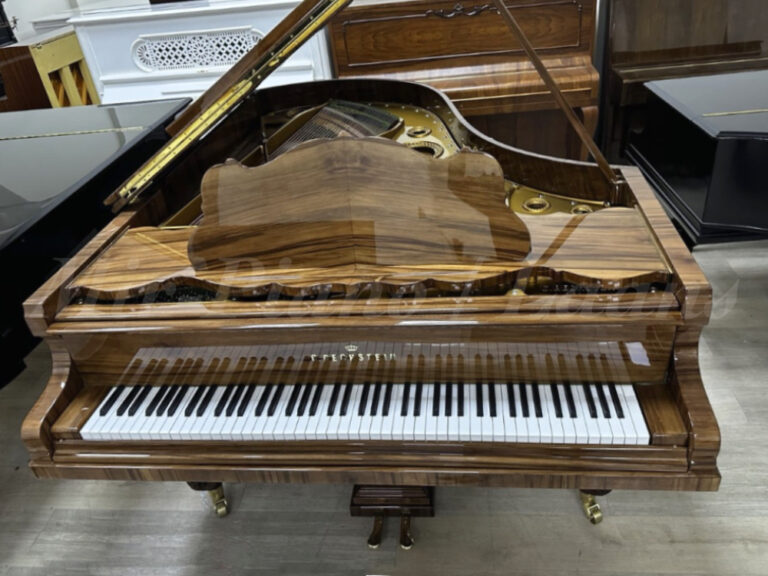 Салонный рояль C. Bechstein. Магазин Пианино-Рояли напротив московской консерватории.