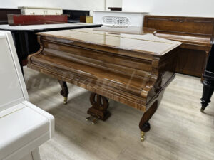 Салонный рояль C. Bechstein. Магазин Пианино-Рояли напротив московской консерватории.