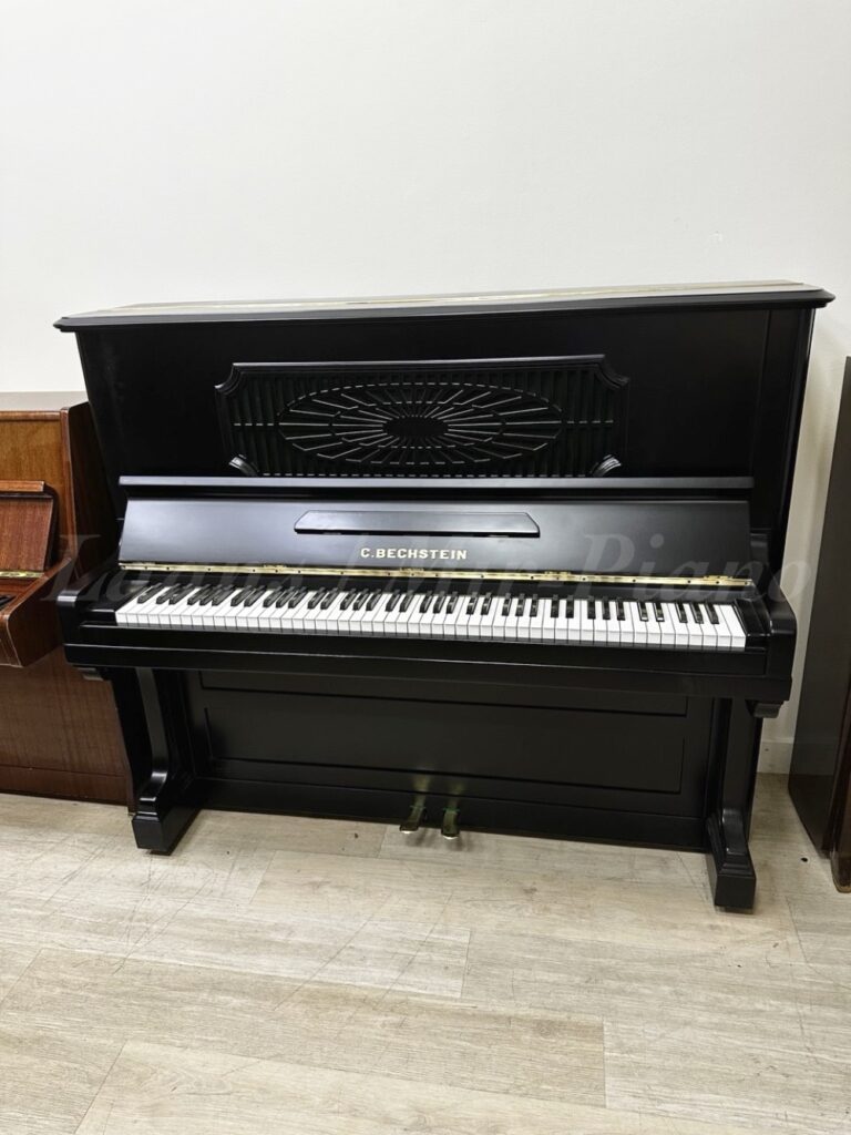Пианино С. Bechstein. Магазин Пианино-Рояли напротив московской консерватории.
