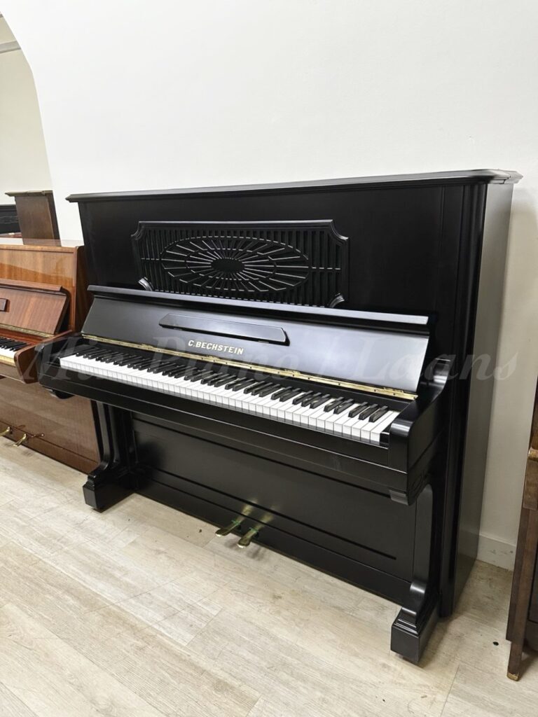 Пианино С. Bechstein. Магазин Пианино-Рояли напротив московской консерватории.